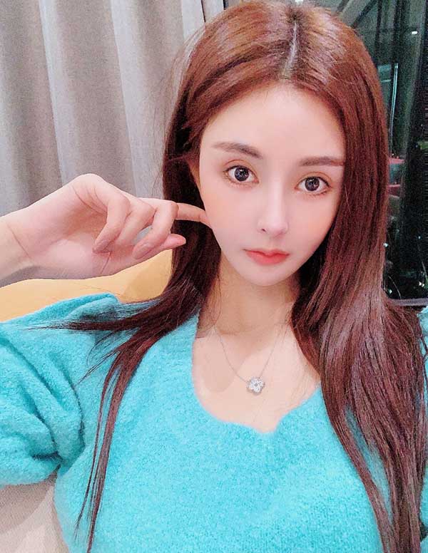 温哥华伴游大学生