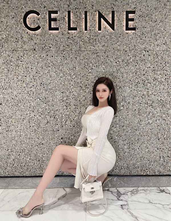 曼谷外围女大学生